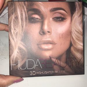 Huda beauty Pink Sands
